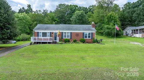 1238 Oaklawn Se St SE, Lenoir, NC 28645