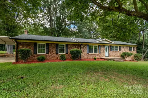 3586 Spring Valley Dr, Newton, NC 28658
