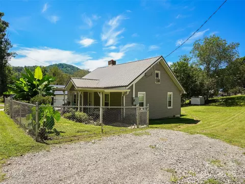 177 Dewey Ave, Canton, NC 28716