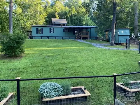 79 Nile Dr, Hendersonville, NC 28792