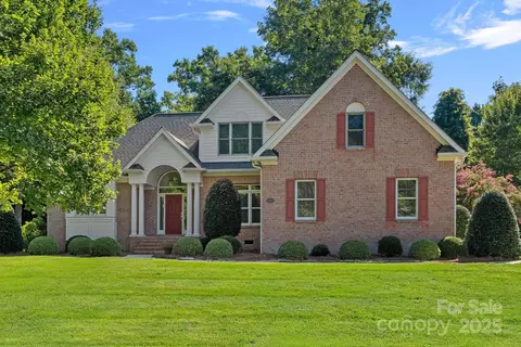 122 Pin Oak Ln, Mooresville, NC 28117