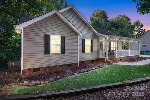 914 Ragin Ln, Rock Hill, SC 29732