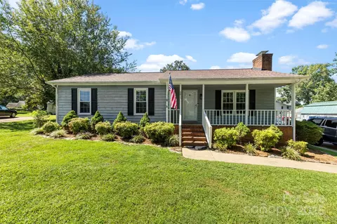 2411 Winterfield Dr, Gastonia, NC 28056