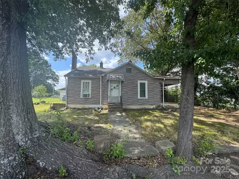 3764 2nd Sw Ave SW, Hickory, NC 28602