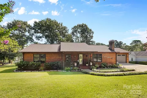 4920 Surfwood Dr, Sherrills Ford, NC 28673
