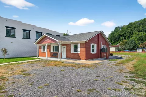 262 Catawba Ave, Old Fort, NC 28762