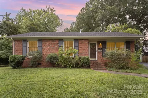 7113 Rockcliff Ct, Charlotte, NC 28210