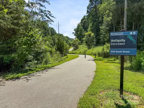 19041 Newburg Hill Rd, Davidson, NC 28036