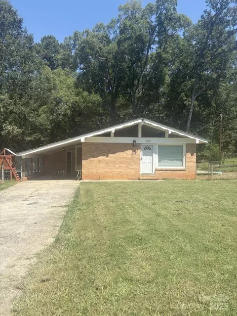 303 E Tennessee Ave, Bessemer City, NC 28016