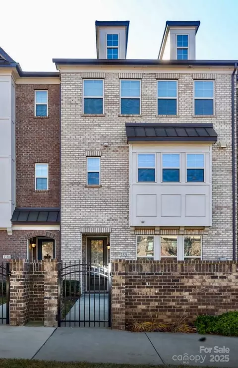 1336 E Woodlawn Rd, Charlotte, NC 28209