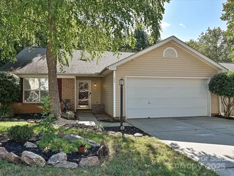 1026 Valley Forge Dr, Clover, SC 29710