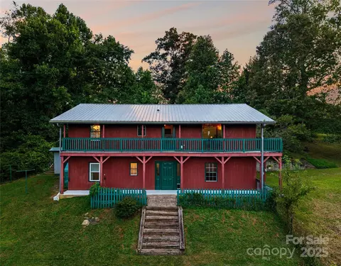 2709 Bear Creek Rd, Marshall, NC 28753