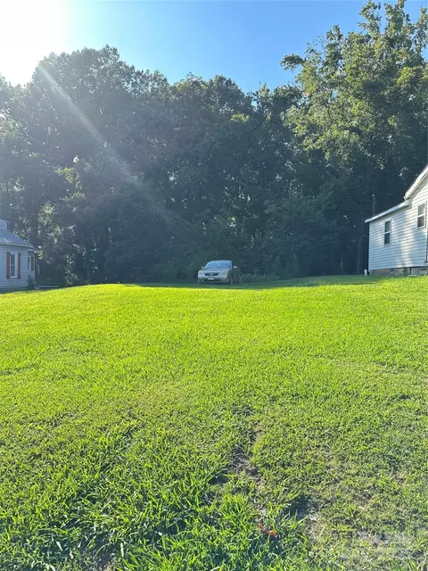 13 Magnolia St, York, SC 29745