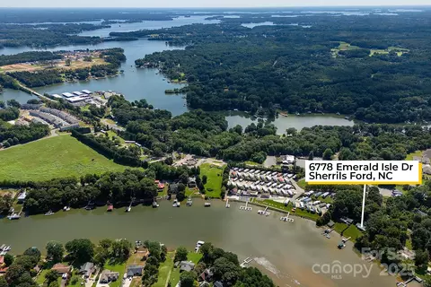 6778 Emerald Isle Dr, Sherrills Ford, NC 28673