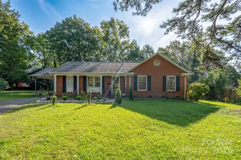 6705 Easton Pl, Charlotte, NC 28212