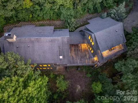 875 Creston Dr, Black Mountain, NC 28711