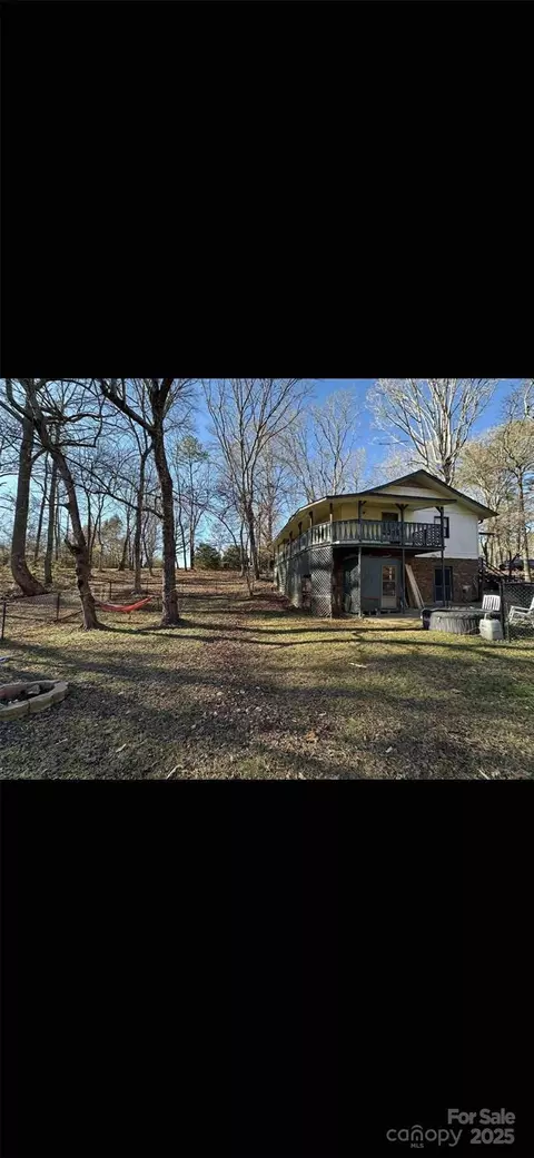 2197 Icard Rhodhiss Rd, Connelly Springs, NC 28612