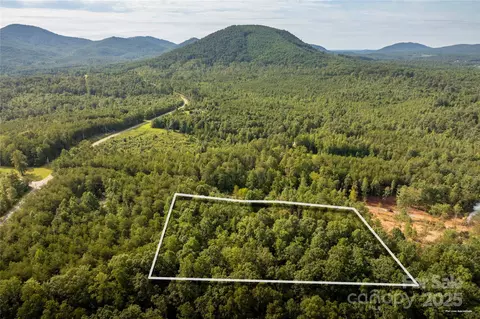 5268 Avenida De Oro Rd, Morganton, NC 28655