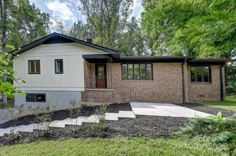 621 Erkwood Dr, Hendersonville, NC 28739