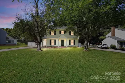 402 Bass Ln, Charlotte, NC 28270