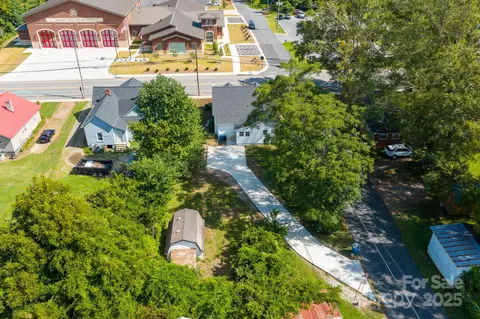 720 E Main St, Maiden, NC 28650 photo 7