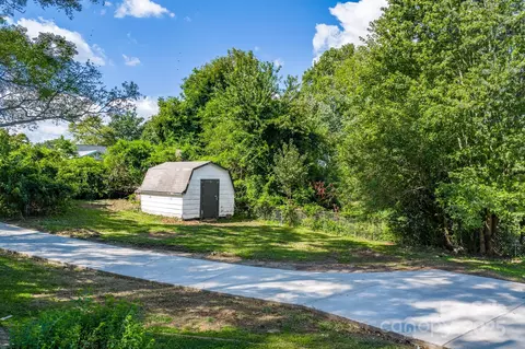 720 E Main St, Maiden, NC 28650 photo 4