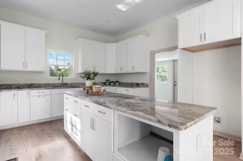 720 E Main St, Maiden, NC 28650 photo 16