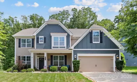 142 Canoe Pole Ln, Mooresville, NC 28117