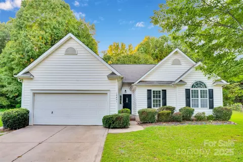 12401 Cumberland Crest Dr, Huntersville, NC 28078