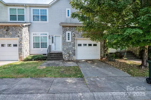 1492 Mulberry Ridge Dr, Newton, NC 28658