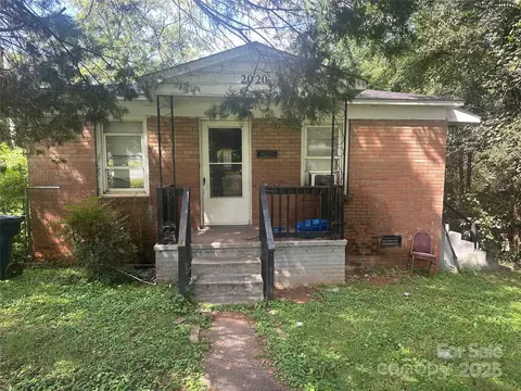 2020 Renner St, Charlotte, NC 28216