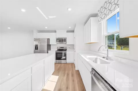 Kitchen - 129 Basildon 3 St #3, Lancaster, SC 29720 photo 1 of 1