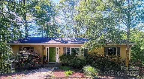 212 White Pine S Rd S, Blowing Rock, NC 28605
