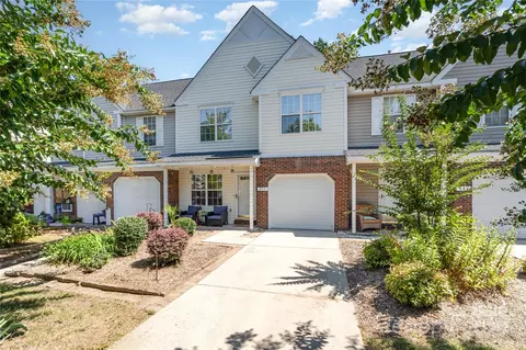 345 Pineville Forest Dr, Pineville, NC 28134