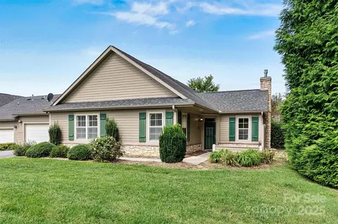 823 Wynnshire B Dr #B, Hickory, NC 28601