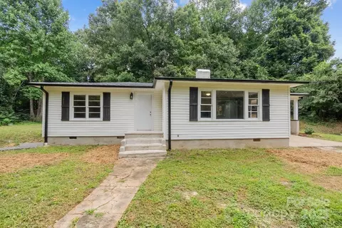 1419 Roy Dula Pl, Lenoir, NC 28645