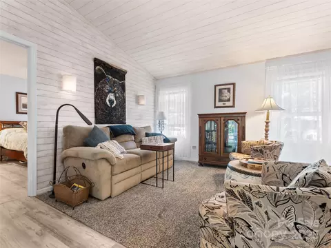 33 Resada Dr, Brevard, NC 28712 photo 9