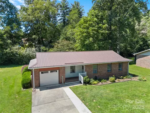 33 Resada Dr, Brevard, NC 28712 photo 4