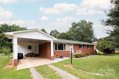 2274 Country Club Rd, Lincolnton, NC 28092