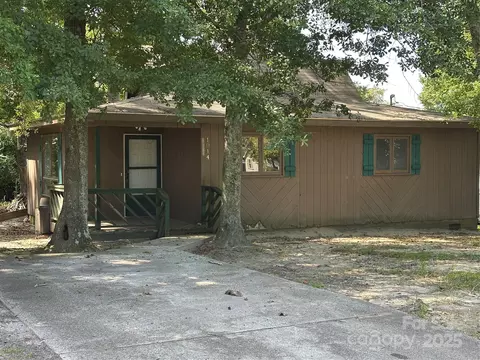 1014 Rockingham Rd, Rockingham, NC 28379
