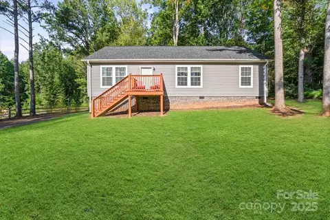 402 Shiloh Rd, Statesville, NC 28677