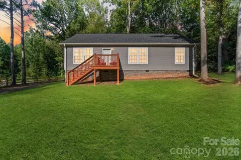 402 Shiloh Rd, Statesville, NC 28677