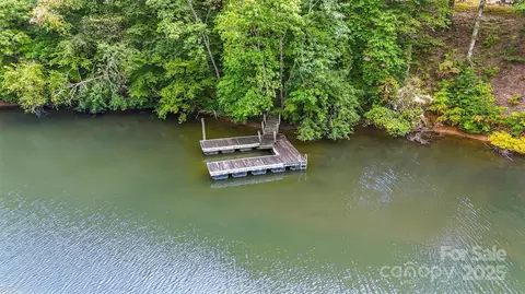 8068 Summit Ridge Dr, Catawba, NC 28609