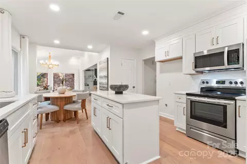7016 Pleasant Dr, Charlotte, NC 28211