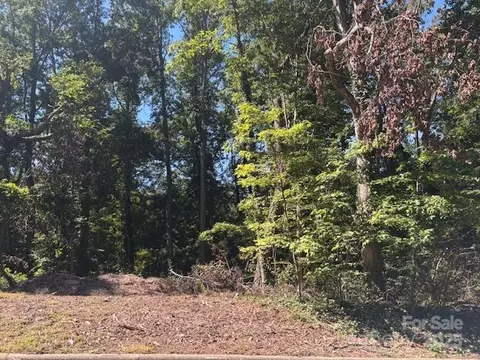 9 Th Street Nw Ln NW, Hickory, NC 28601