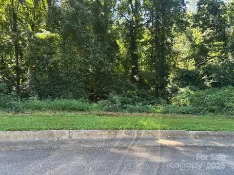 16 Th Avenue Nw Ln NW, Hickory, NC 28601