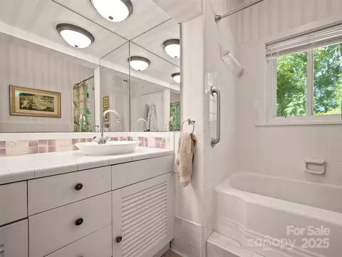 Bath - 456 Baker Rd, Tryon, NC 28782 photo 1 of 3