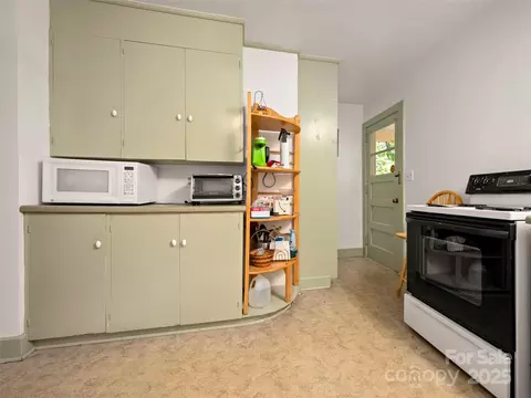 Kitchen - 456 Baker Rd, Tryon, NC 28782 photo 6 of 6