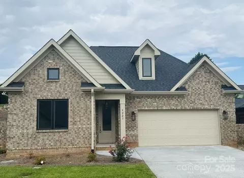 5023 Silver Trace Ln, Denver, NC 28037
