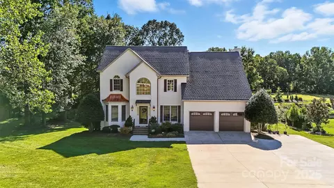 4921 Elmhurst Ne Dr NE, Hickory, NC 28601